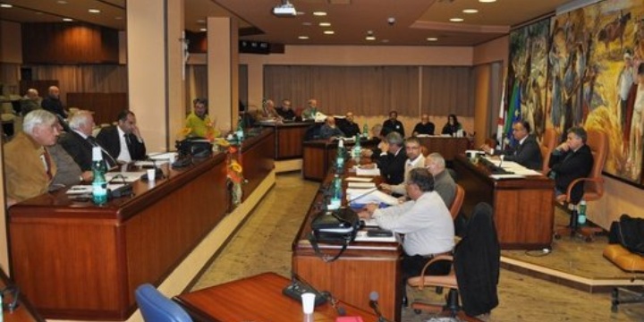 Una riunione del Consiglio provinciale